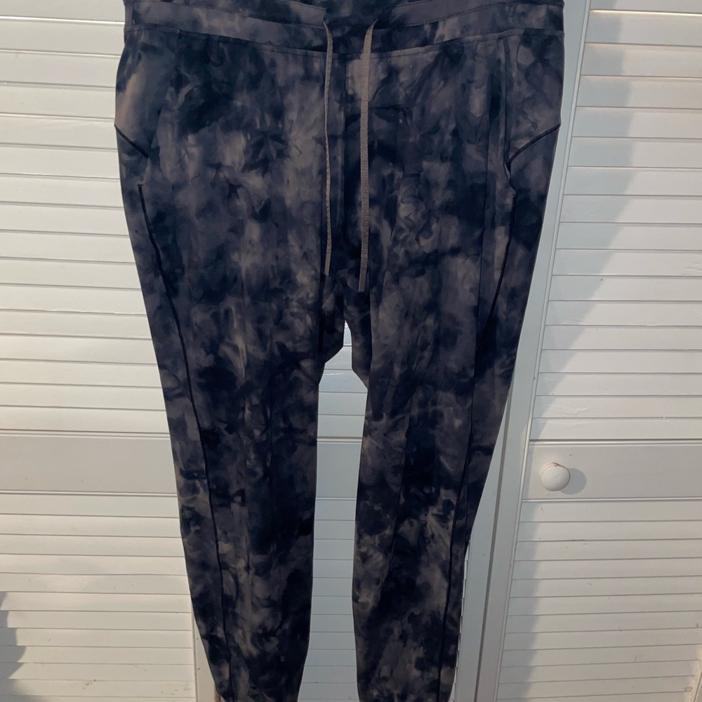 Diamond dye joggers new condition